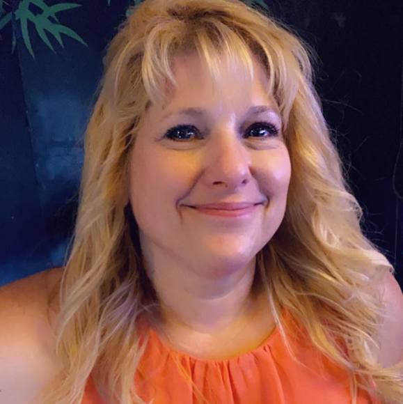 Meet your Posher, Tami - Picture 1 of 1